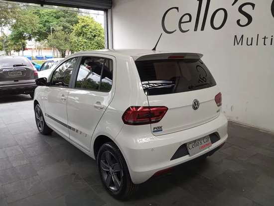 VOLKSWAGEN-FOX-2016