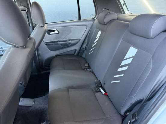 VOLKSWAGEN-FOX-2017