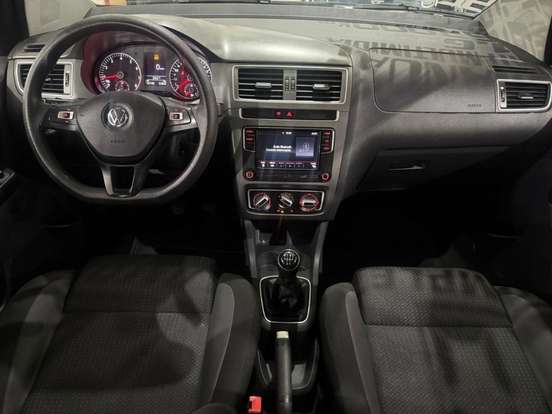 VOLKSWAGEN-FOX-2019