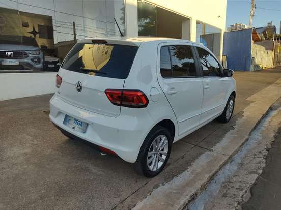 VOLKSWAGEN-FOX-2020
