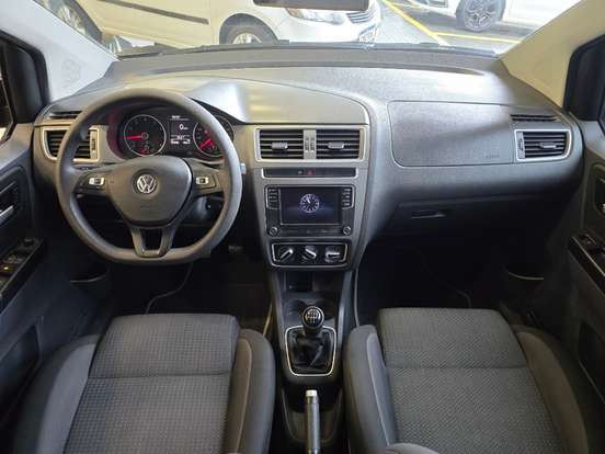 VOLKSWAGEN-FOX-2019