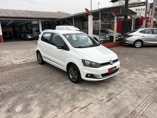 VOLKSWAGEN-FOX-1.6 MSI TOTAL FLEX CONNECT 4P MANUAL VOLKSWAGEN-FOX-2020