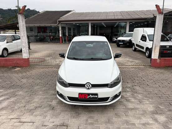 VOLKSWAGEN-FOX-2020
