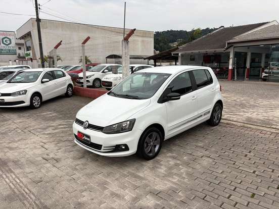VOLKSWAGEN-FOX-2020