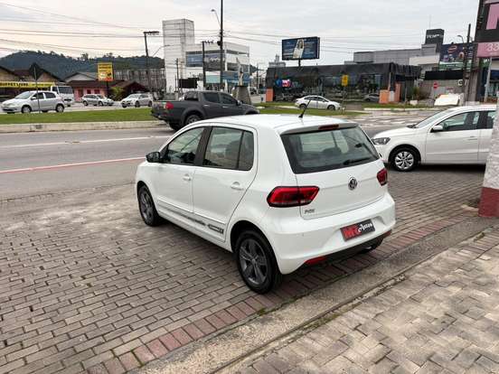 VOLKSWAGEN-FOX-1.6 MSI TOTAL FLEX CONNECT 4P MANUAL VOLKSWAGEN-FOX-2020