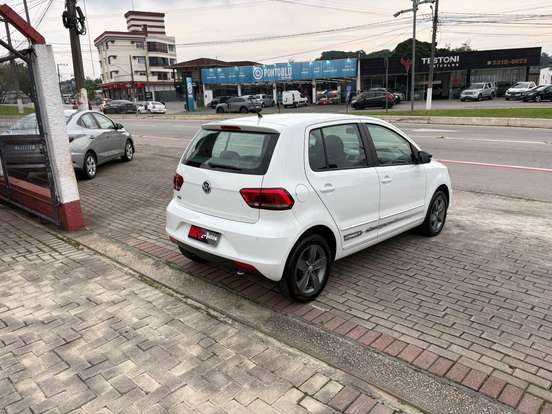 VOLKSWAGEN-FOX-2020