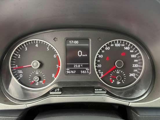 VOLKSWAGEN-FOX-2020