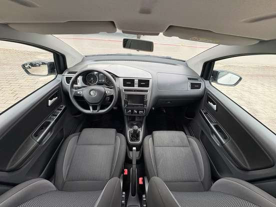 VOLKSWAGEN-FOX-2020