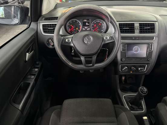 VOLKSWAGEN-FOX-2018