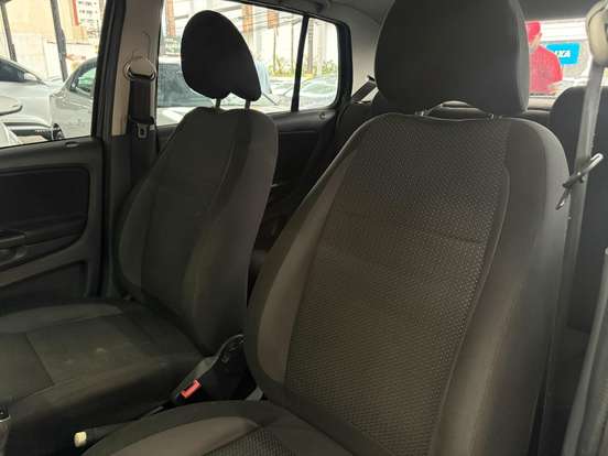 VOLKSWAGEN-FOX-2018