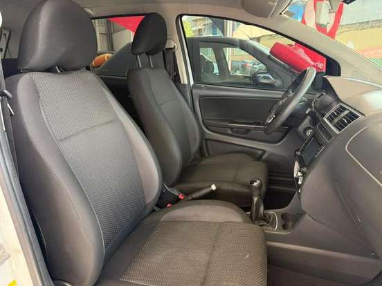 VOLKSWAGEN-FOX-2017