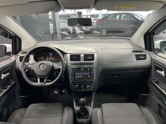 VOLKSWAGEN-FOX-2020