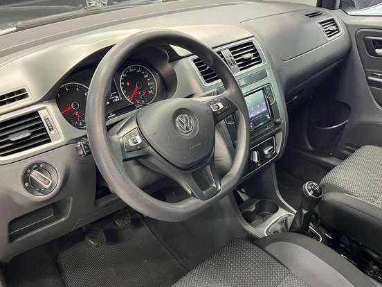 VOLKSWAGEN-FOX-2020