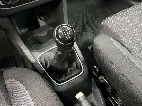 VOLKSWAGEN-FOX-2020