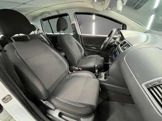 VOLKSWAGEN-FOX-2020