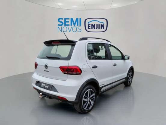 VOLKSWAGEN-FOX-2017