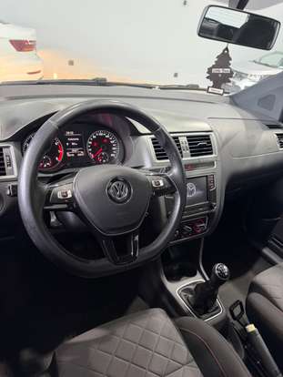 VOLKSWAGEN-FOX-2018