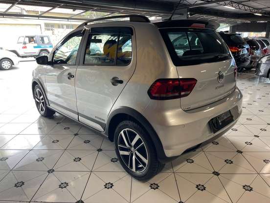 VOLKSWAGEN-FOX-1.6 MSI TOTAL FLEX XTREME 4P MANUAL VOLKSWAGEN-FOX-2017