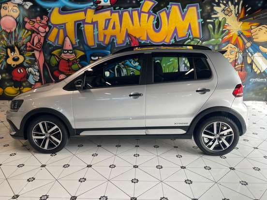 VOLKSWAGEN-FOX-2017