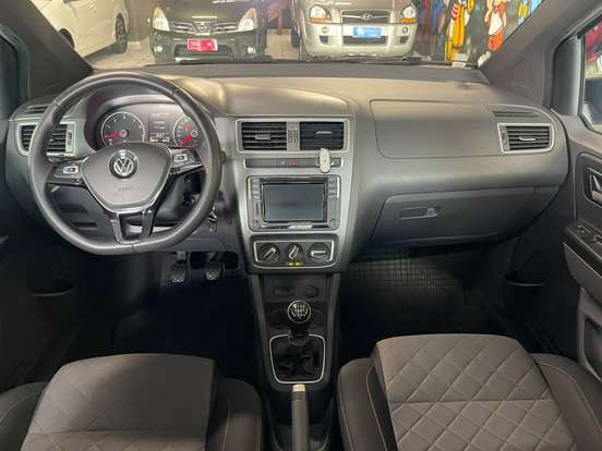 VOLKSWAGEN-FOX-1.6 MSI TOTAL FLEX XTREME 4P MANUAL VOLKSWAGEN-FOX-2017