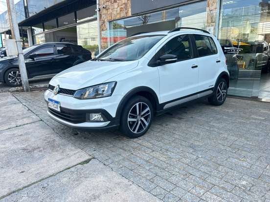 VOLKSWAGEN-FOX-2019