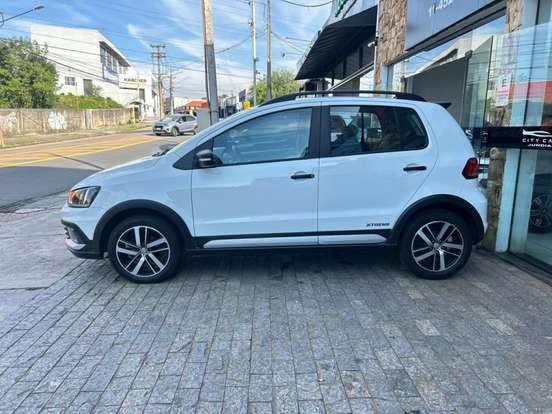 VOLKSWAGEN-FOX-2019