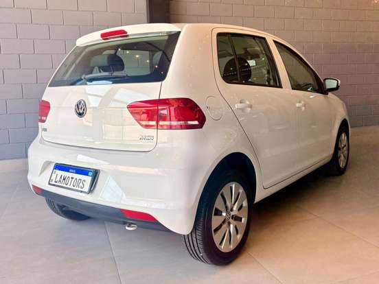 VOLKSWAGEN-FOX-2014