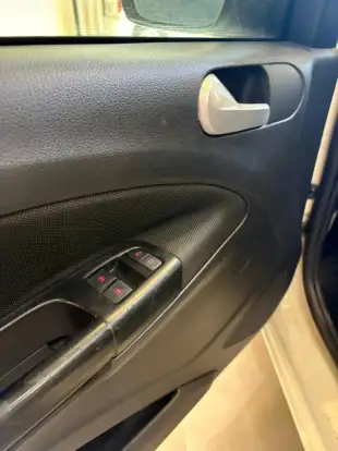 VOLKSWAGEN-GOL-2017