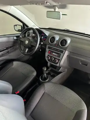 VOLKSWAGEN-GOL-2010