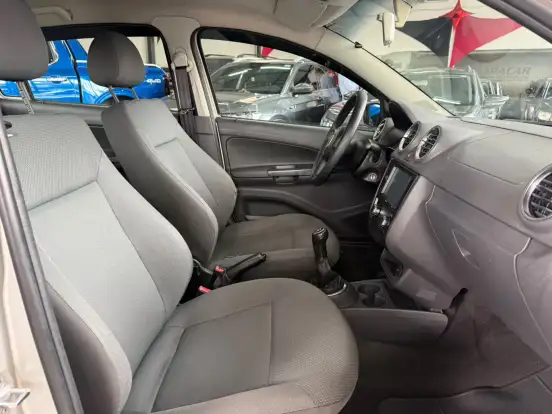 VOLKSWAGEN-GOL-2009