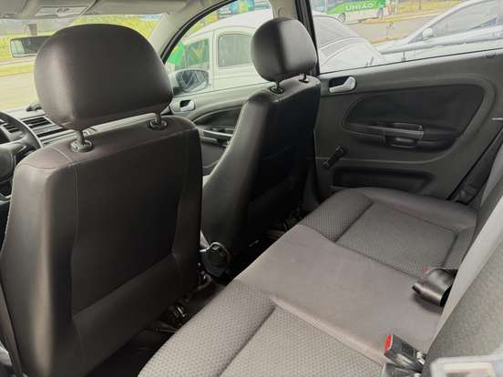 VOLKSWAGEN-GOL-2016