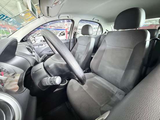VOLKSWAGEN-GOL-1.0 MI 8V FLEX 4P MANUAL G.V VOLKSWAGEN-GOL-2012