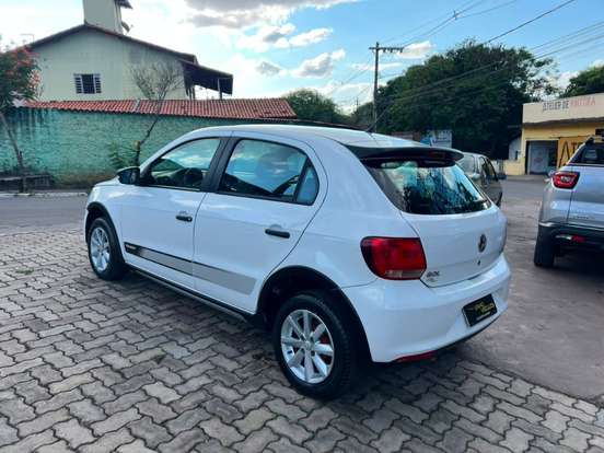 VOLKSWAGEN-GOL-1.0 MI TRACK 8V FLEX 4P MANUAL VOLKSWAGEN-GOL-2015