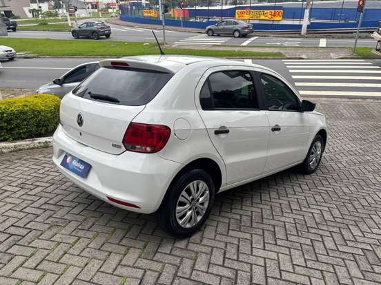 VOLKSWAGEN-GOL-2015