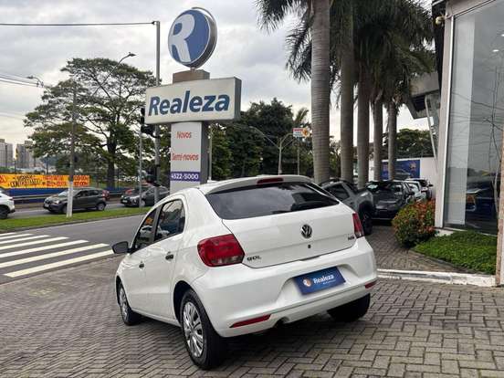 VOLKSWAGEN-GOL-2015