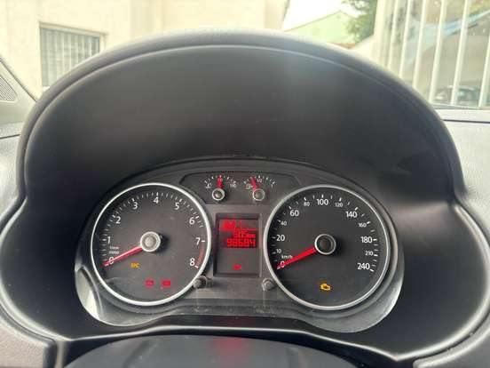 VOLKSWAGEN-GOL-2015