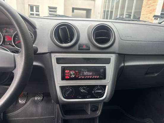 VOLKSWAGEN-GOL-2015