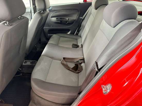 VOLKSWAGEN-GOL-1.6 MI 8V FLEX 4P MANUAL G.V VOLKSWAGEN-GOL-2011