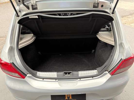 VOLKSWAGEN-GOL-2011