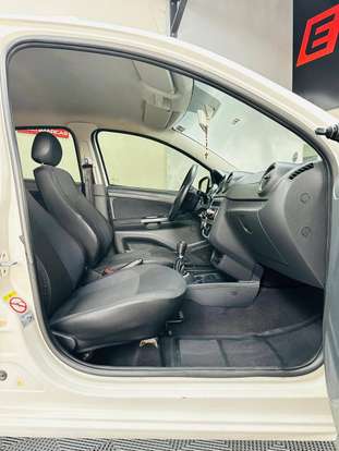VOLKSWAGEN-GOL-2015