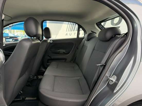 VOLKSWAGEN-GOL-1.6 MSI TOTALFLEX TRENDLINE 4P MANUAL VOLKSWAGEN-GOL-2016