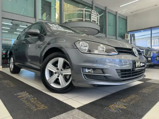 VOLKSWAGEN-GOLF-2015