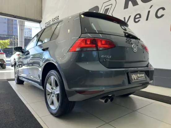 VOLKSWAGEN-GOLF-2015