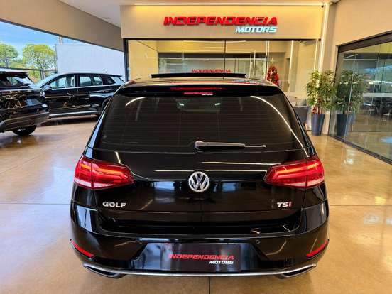 VOLKSWAGEN-GOLF-2018