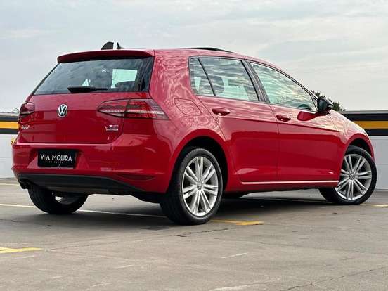 VOLKSWAGEN-GOLF-2013