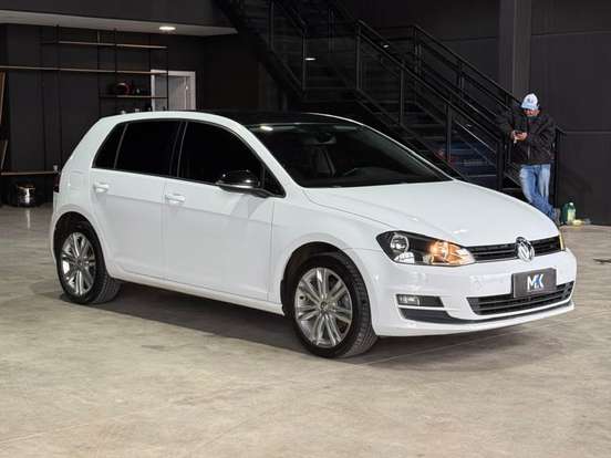 VOLKSWAGEN-GOLF-1.4 TSI HIGHLINE 16V GASOLINA 4P AUTOMÁTICO VOLKSWAGEN-GOLF-2014