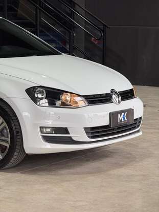 VOLKSWAGEN-GOLF-2014