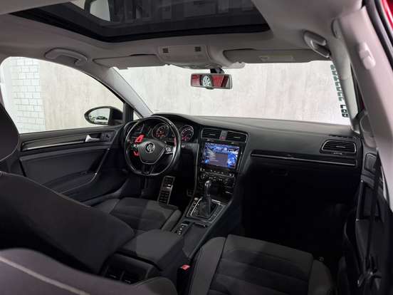 VOLKSWAGEN-GOLF-2013