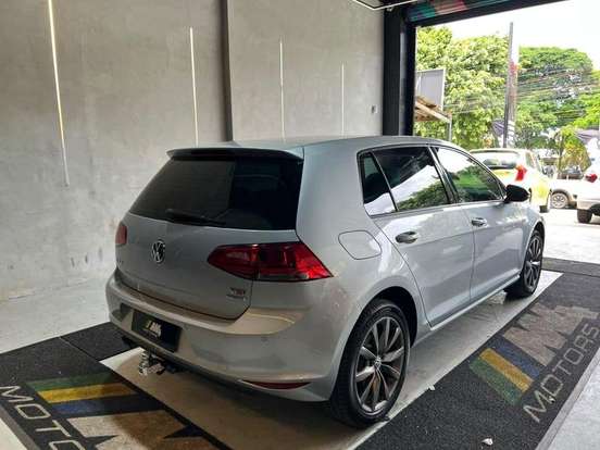 VOLKSWAGEN-GOLF-2014