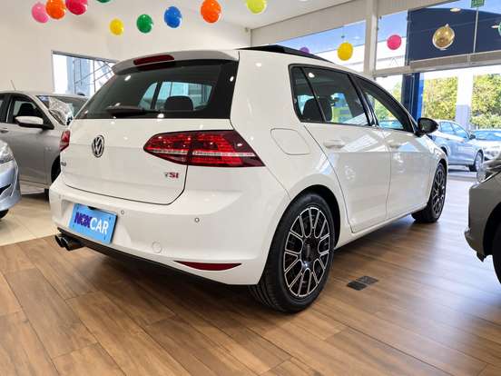 VOLKSWAGEN-GOLF-2017
